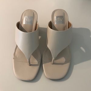 Never worn Dolce Vita Mack heel in bone color, 7.5